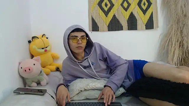 MaikyCooper online show from 03/04/25, 07:08