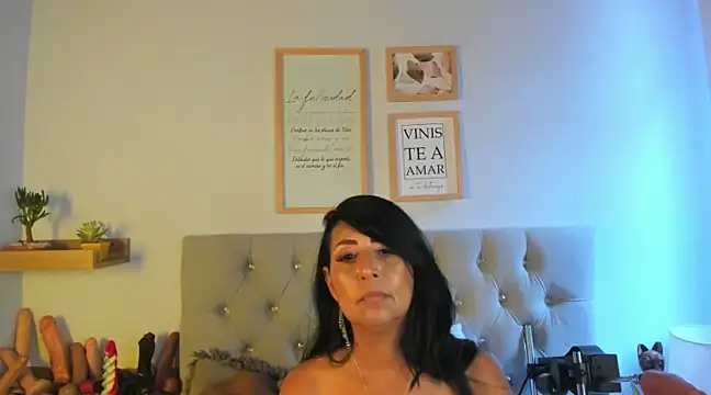 Snapshot of Jackiehmilf52 chatting on 02/16/25, 05:04 Jackiehmilf52 online show from 02/16/25, 05:04
