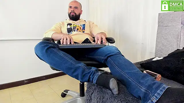 Luke Diaz7 online show from 12/20/25, 04:41