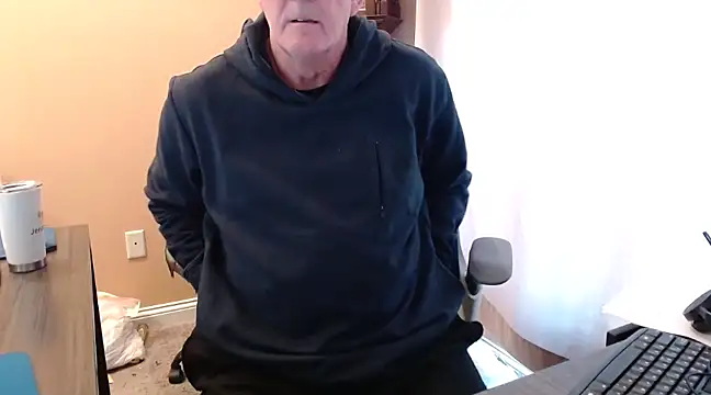 Snapshot of olderandwiser2 chatting on 02/25/25, 05:04 olderandwiser2 online show from 02/25/25, 05:04