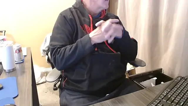 Snapshot of olderandwiser2 chatting on 03/14/25, 04:43 olderandwiser2 online show from 03/14/25, 04:43