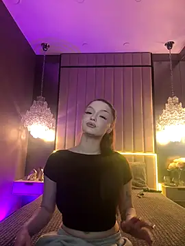 Snapshot of AlexaBright chatting on 11/11/25, 07:14 AlexaBright online show from 11/11/25, 07:14