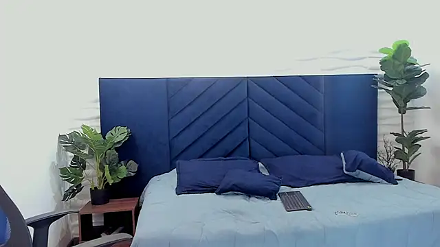 Georgina Palacios  online show from 02/20/25, 10:05