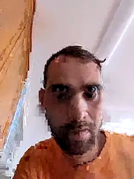 Snapshot of mikeee6538 chatting on 11/18/25, 09:36 mikeee6538 online show from 11/18/25, 09:36