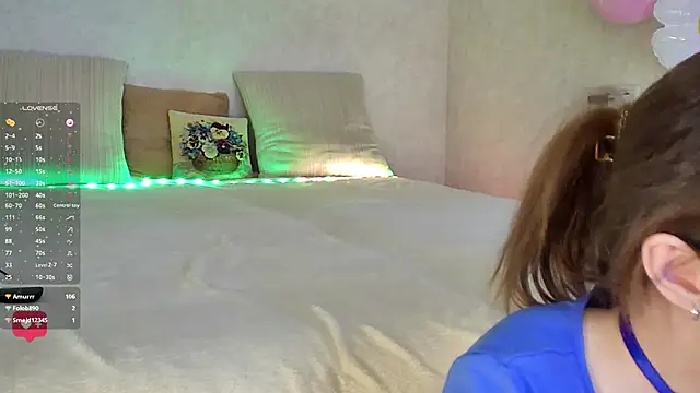 Snapshot of Roseaa chatting on 06/03/26, 02:44 Roseaa online show from 06/03/26, 02:44