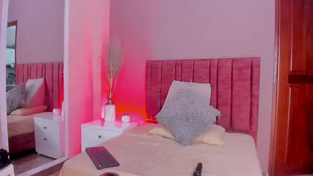 MiaHertz online show from 02/08/26, 03:15