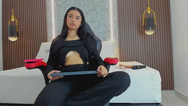 Snapshot of selena_foox chatting on 03/21/25, 03:22 selena foox online show from 03/21/25, 03:22