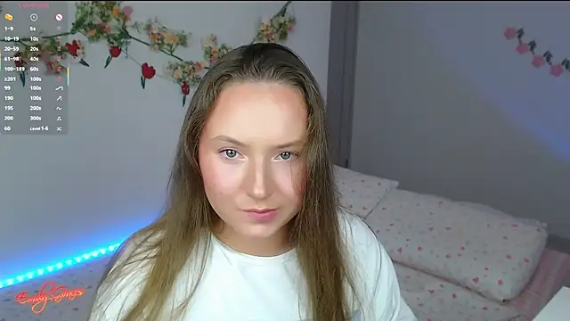 Snapshot of EmilyxxGraces chatting on 04/22/26, 09:38 EmilyxxGraces online show from 04/22/26, 09:38