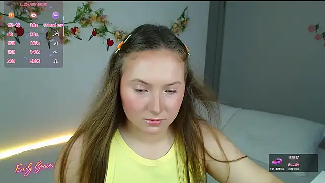 Snapshot of EmilyxxGraces chatting on 07/14/26, 10:37 EmilyxxGraces online show from 07/14/26, 10:37