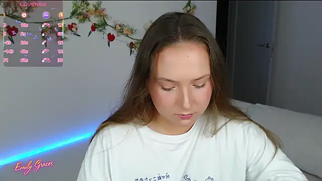 Snapshot of EmilyxxGraces chatting on 07/23/26, 01:58 EmilyxxGraces online show from 07/23/26, 01:58