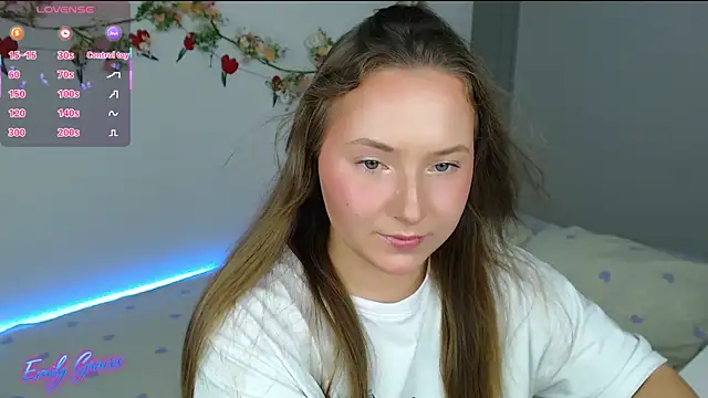 Snapshot of EmilyxxGraces chatting on 07/31/26, 12:10 EmilyxxGraces online show from 07/31/26, 12:10