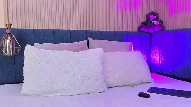 elizabeth 20 online show from 03/14/25, 07:12