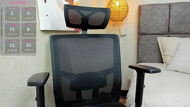 elizabeth 20 online show from 10/11/25, 07:56