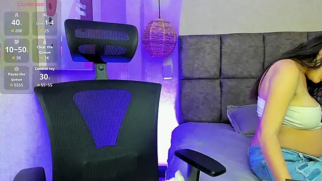 elizabeth 20 online show from 10/13/25, 07:47