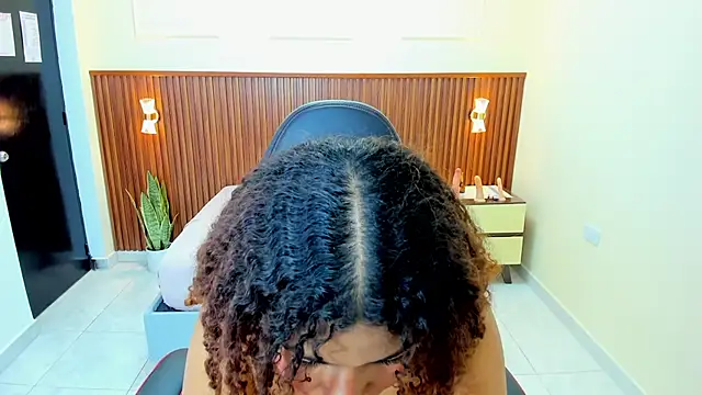 MELINAMARTINS online show from 03/13/25, 07:28