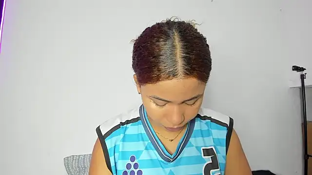 MELINAMARTINS online show from 03/28/26, 08:52