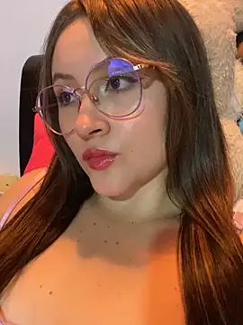 ValentinaOrtiz3 online show from 03/05/25, 01:52