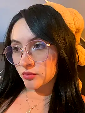 ValentinaOrtiz3 online show from 11/05/25, 01:27