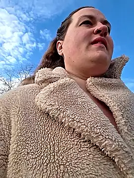 justtess online show from 12/16/25, 10:42