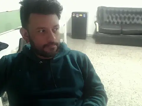 Snapshot of tonyglams chatting on 09/12/25, 09:26 tonyglams online show from 09/12/25, 09:26