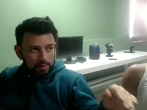 Snapshot of tonyglams chatting on 09/30/25, 08:58 tonyglams online show from 09/30/25, 08:58