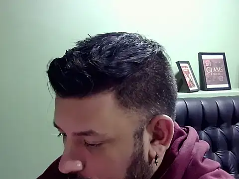 Snapshot of tonyglams chatting on 10/12/25, 08:30 tonyglams online show from 10/12/25, 08:30