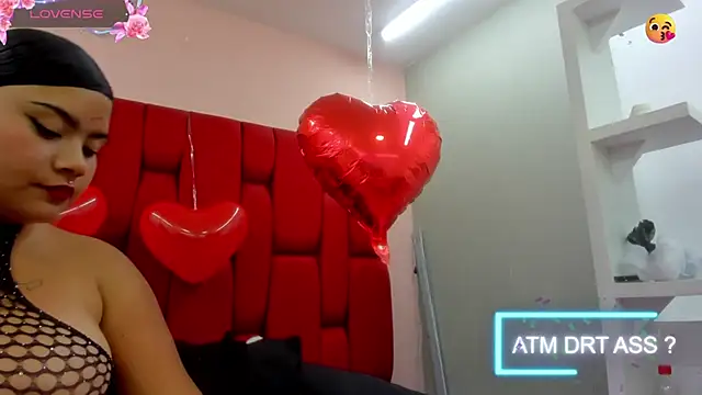 Snapshot of Saray_messy chatting on 02/14/25, 01:29 Saray messy online show from 02/14/25, 01:29