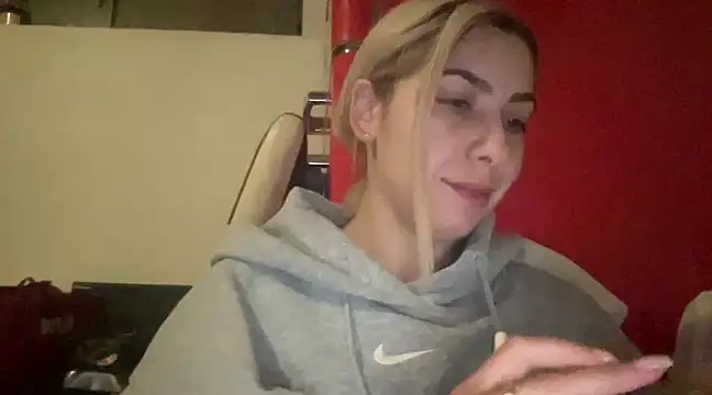 Snapshot of sarrah_rossy chatting on 02/16/25, 07:16 sarrah rossy online show from 02/16/25, 07:16