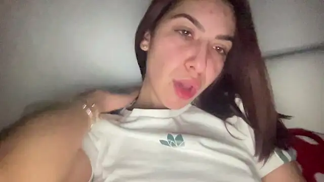 Snapshot of sarrah_rossy chatting on 03/02/25, 03:24 sarrah rossy online show from 03/02/25, 03:24