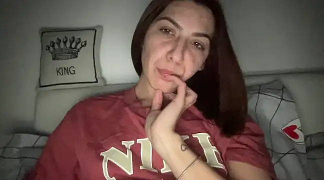 Snapshot of sarrah_rossy chatting on 03/08/25, 10:45 sarrah rossy online show from 03/08/25, 10:45