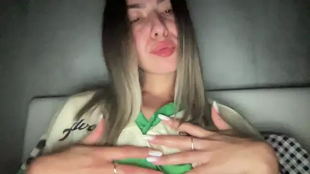 Snapshot of sarrah_rossy chatting on 09/13/25, 09:14 sarrah rossy online show from 09/13/25, 09:14