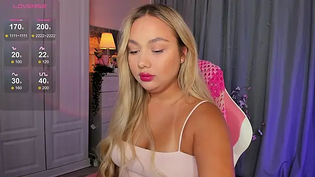  Loneve   online show from 10/04/25, 03:21