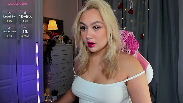 Snapshot of _Loneve__ chatting on 02/19/26, 03:52 Loneve online show from 02/19/26, 03:52