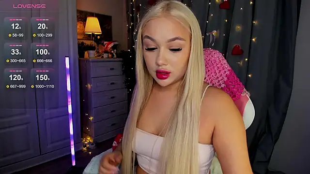 Snapshot of _Loneve__ chatting on 02/27/26, 03:23 Loneve online show from 02/27/26, 03:23