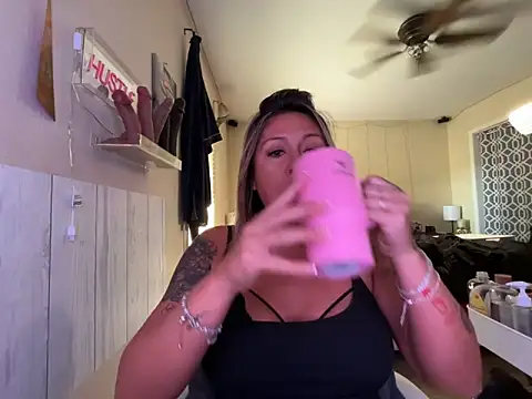 bossyroxy84 online show from 10/01/25, 05:08