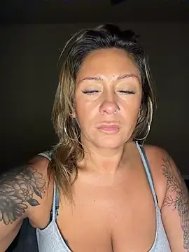 bossyroxy84 online show from 11/18/25, 01:55