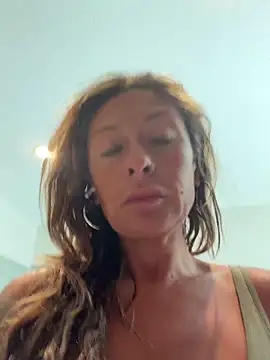 bossyroxy84 online show from 07/08/26, 03:16