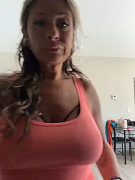 bossyroxy84 online show from 07/19/26, 03:05