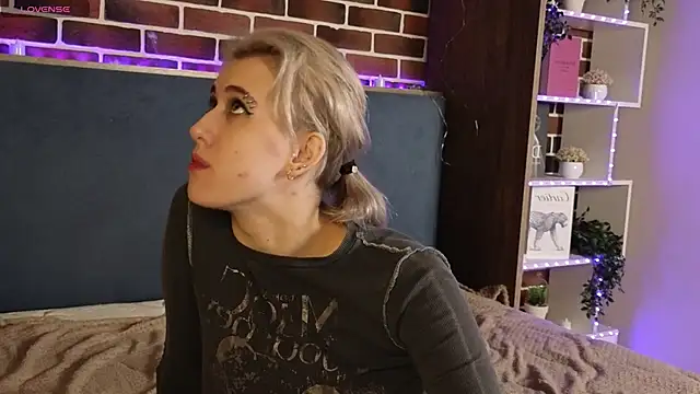 ConstanceBails online show from 02/27/25, 06:40