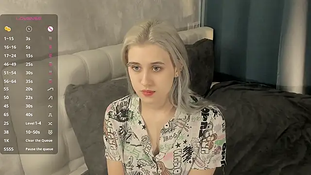 ConstanceBails online show from 03/12/25, 06:40