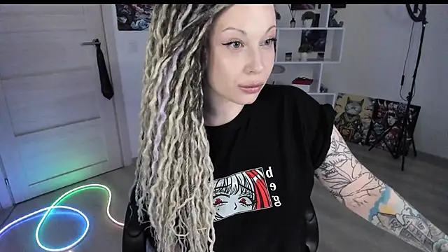 HoneySallyMoore online show from 04/25/26, 01:52