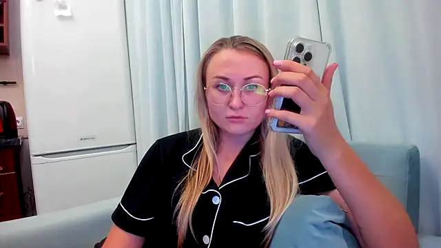 your Goddess Eva online show from 09/23/25, 08:45