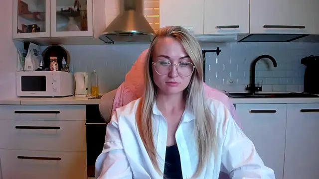 your Goddess Eva online show from 10/23/25, 05:44