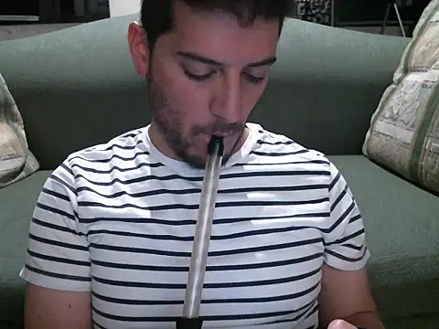 Snapshot of quitomanec chatting on 09/16/25, 05:30 quitomanec online show from 09/16/25, 05:30