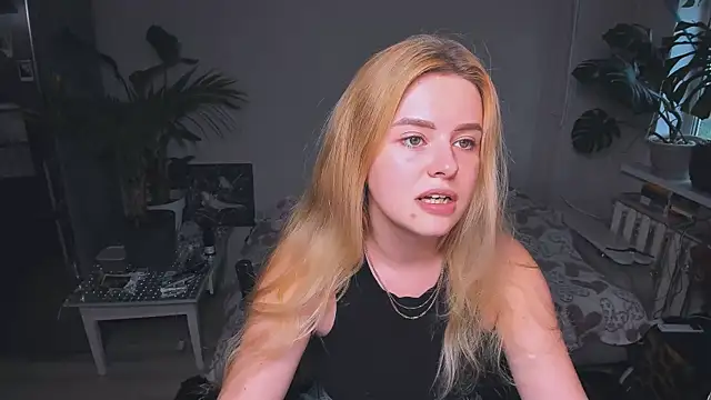 Snapshot of Alexa_Pirs chatting on 09/13/25, 03:01 Alexa Pirs online show from 09/13/25, 03:01