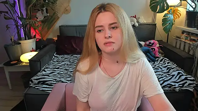 Alexa Pirs online show from 04/12/26, 02:00