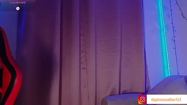 Snapshot of Daphnewalker__ chatting on 01/12/26, 11:15 Daphnewalker online show from 01/12/26, 11:15