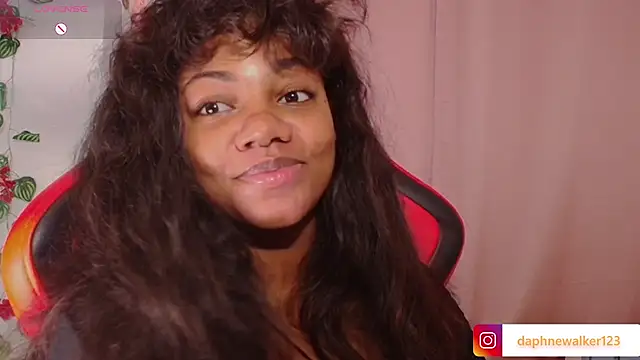 Snapshot of Daphnewalker__ chatting on 02/10/26, 01:37 Daphnewalker online show from 02/10/26, 01:37