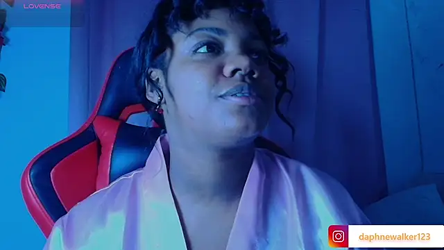 Snapshot of Daphnewalker__ chatting on 02/21/26, 02:01 Daphnewalker online show from 02/21/26, 02:01