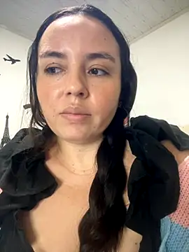 Snapshot of francy20 chatting on 10/04/25, 06:39 francy20 online show from 10/04/25, 06:39